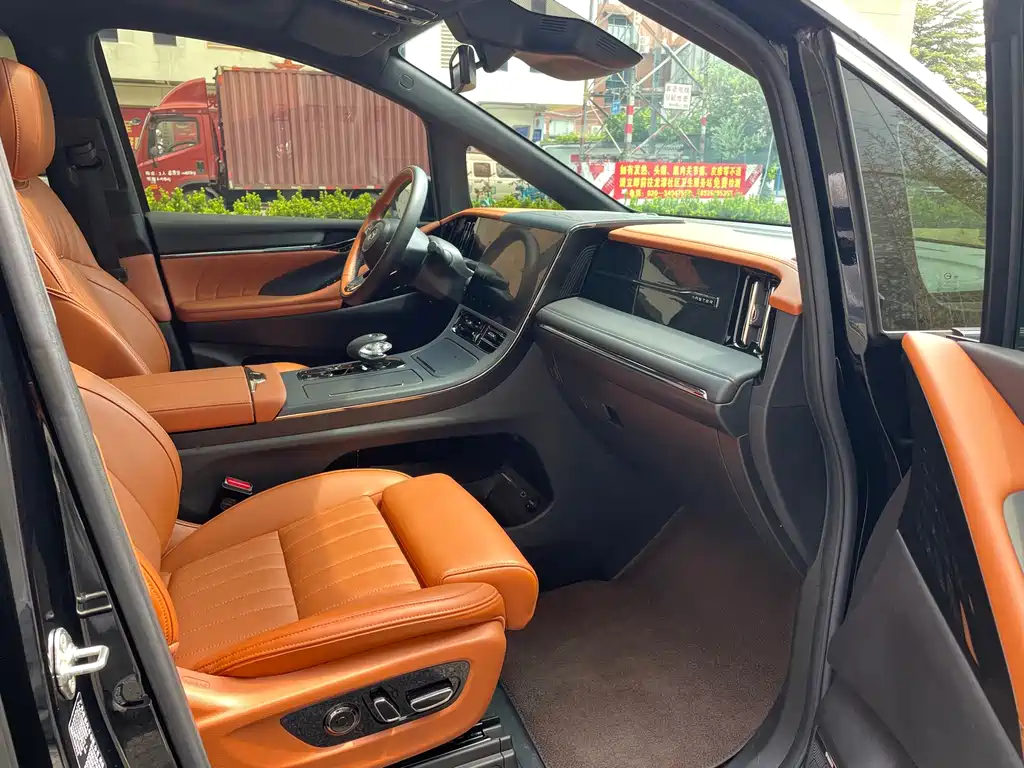 GAC Motor Trumpchi E9 — фото 17