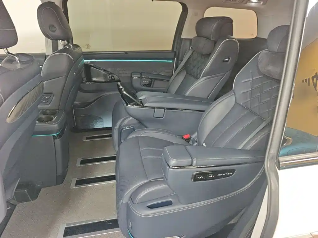 GAC Motor Trumpchi Xiangwang M8 — фото 17