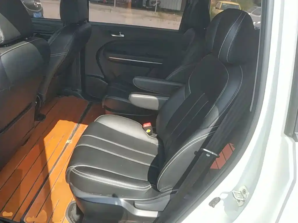 GAC Motor Trumpchi M6 — фото 14