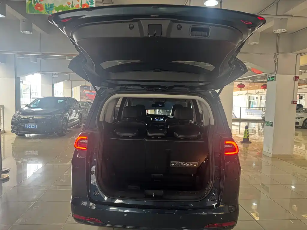 GAC Motor Trumpchi M6 — фото 16