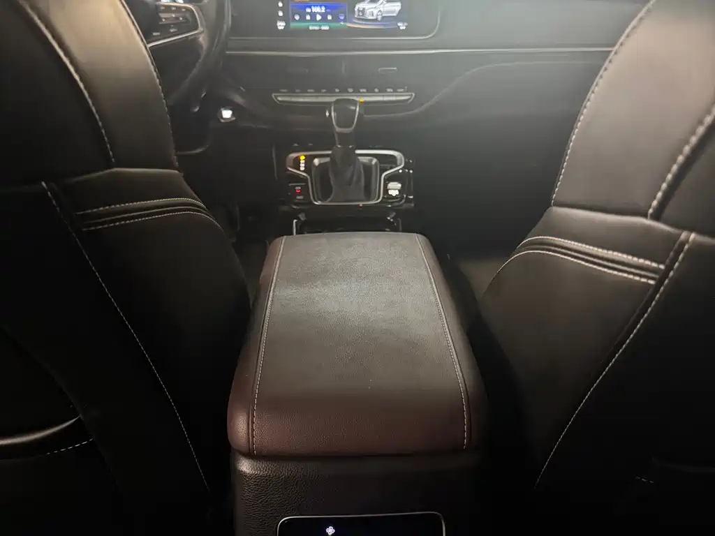GAC Motor Trumpchi M6 — фото 10