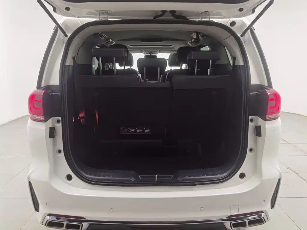 GAC Motor Trumpchi M8 — фото 16
