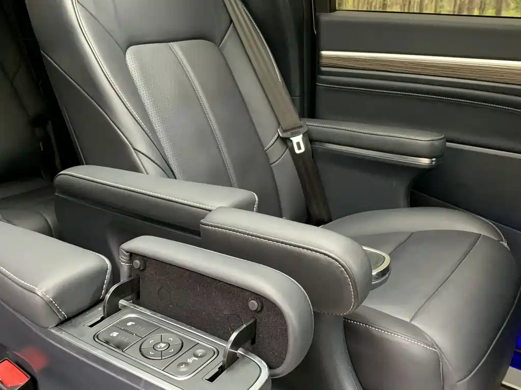GAC Motor Trumpchi M8 — фото 8