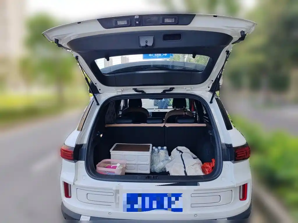 Geely Icon — фото 10