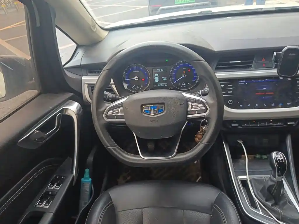 Geely Vision X3 — фото 3
