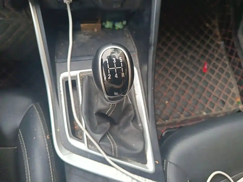 Geely Vision X3 — фото 7