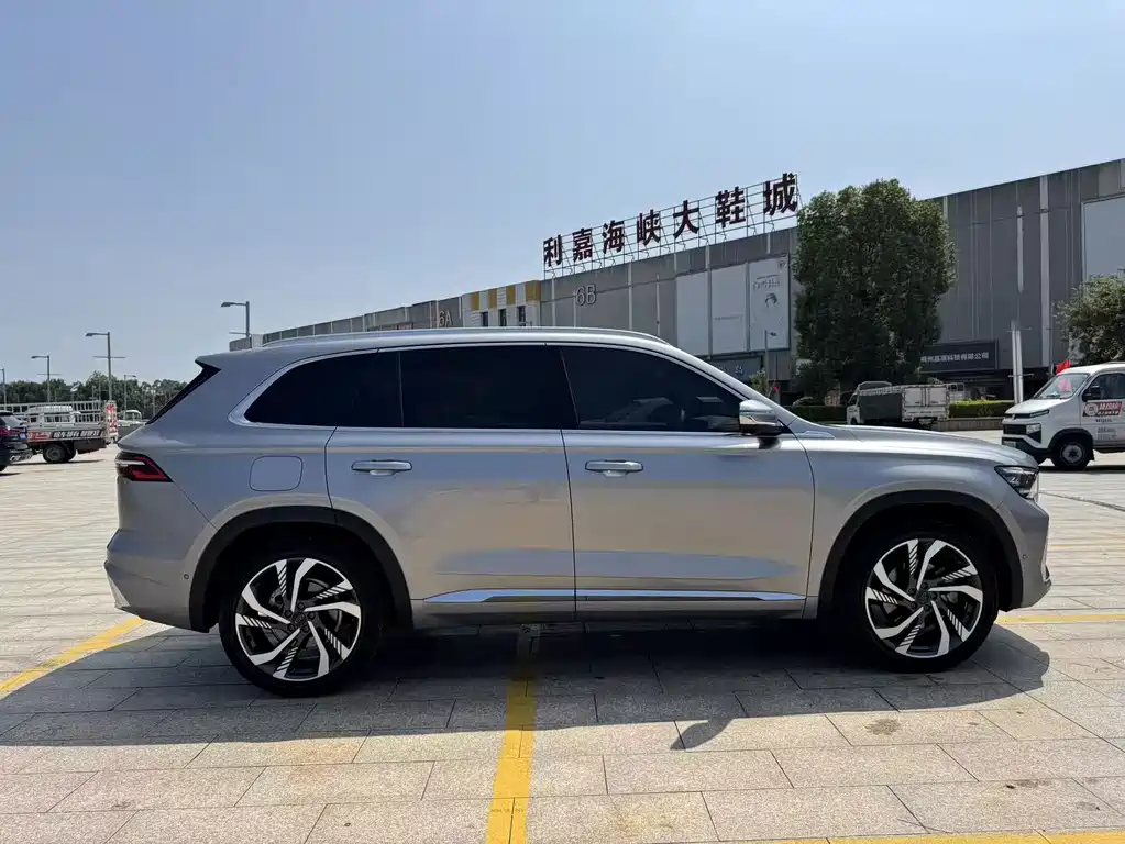 Geely Xingyue L — фото 8