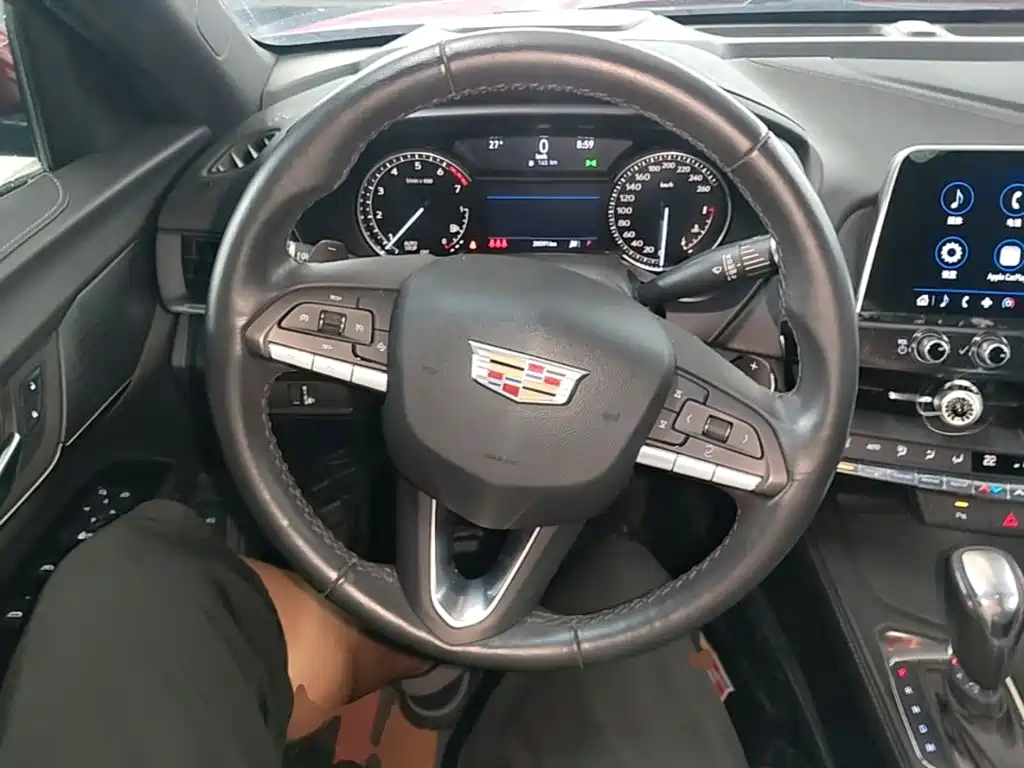 Cadillac CT4 — фото 11