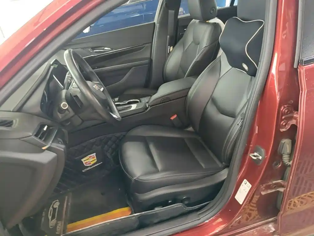 Cadillac CT4 — фото 15
