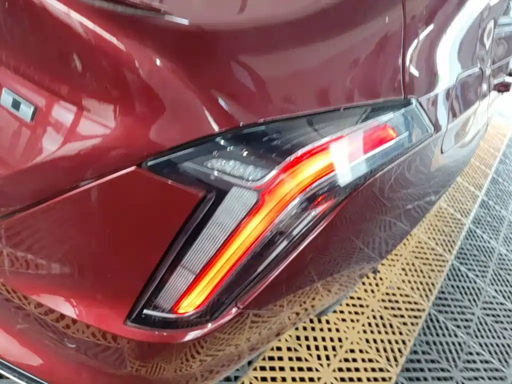 Cadillac CT4 — фото 8