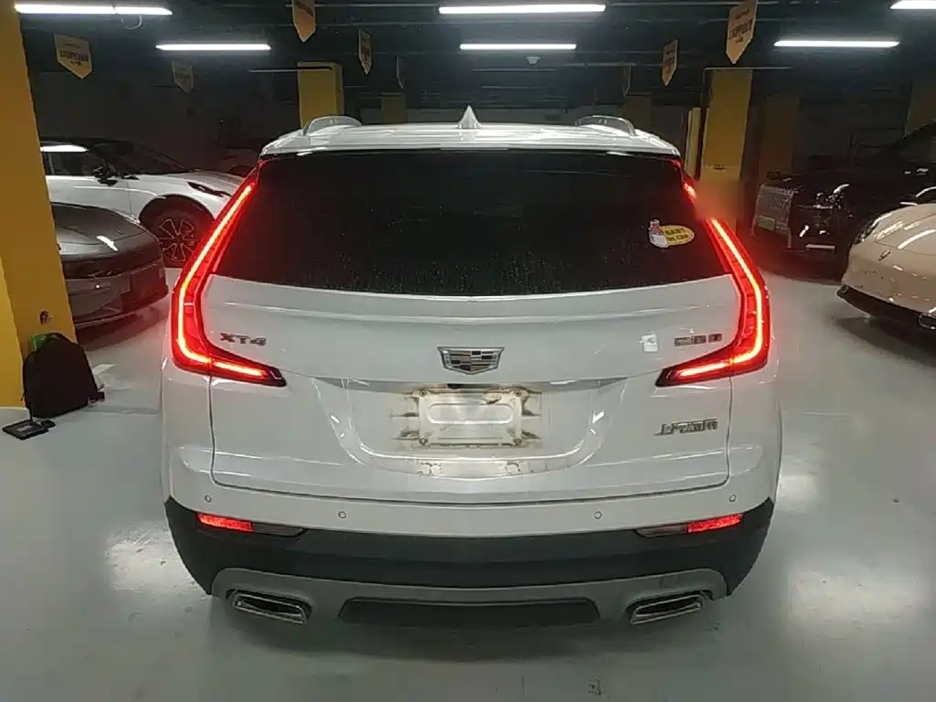Cadillac XT4 — фото 6