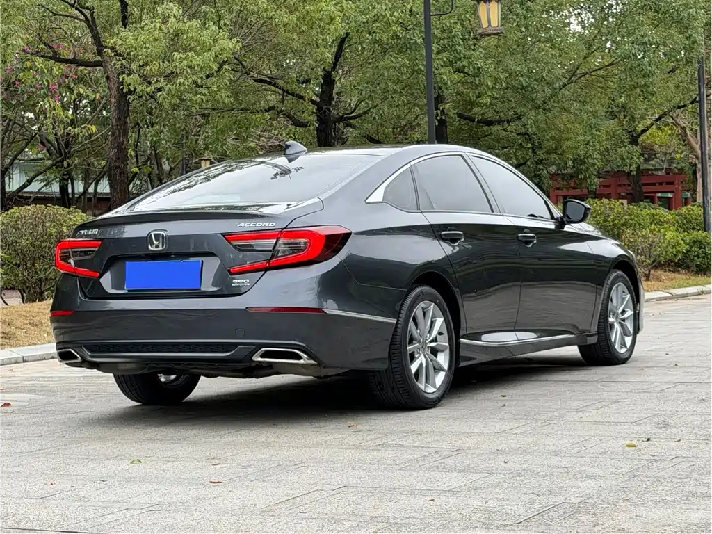 Honda Accord — фото 4