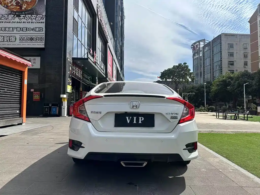 Honda Civic — фото 8