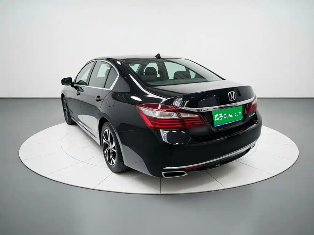 Honda Accord — фото 4