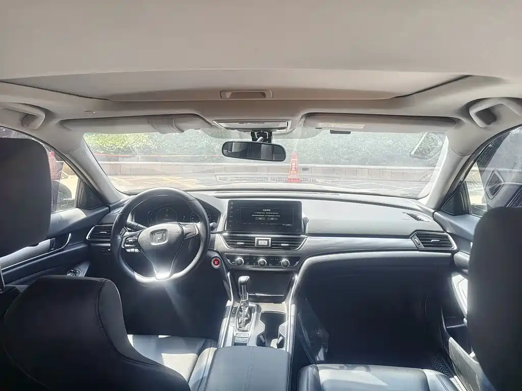 Honda Accord — фото 6
