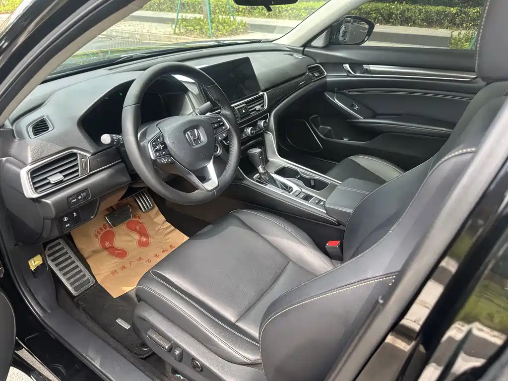 Honda Accord — фото 4