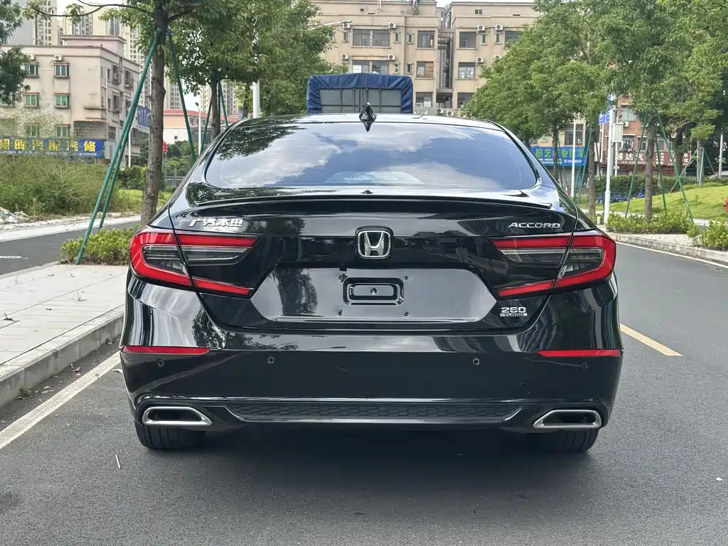 Honda Accord — фото 8