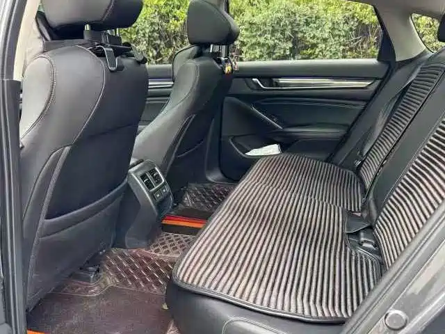 Honda Accord — фото 6