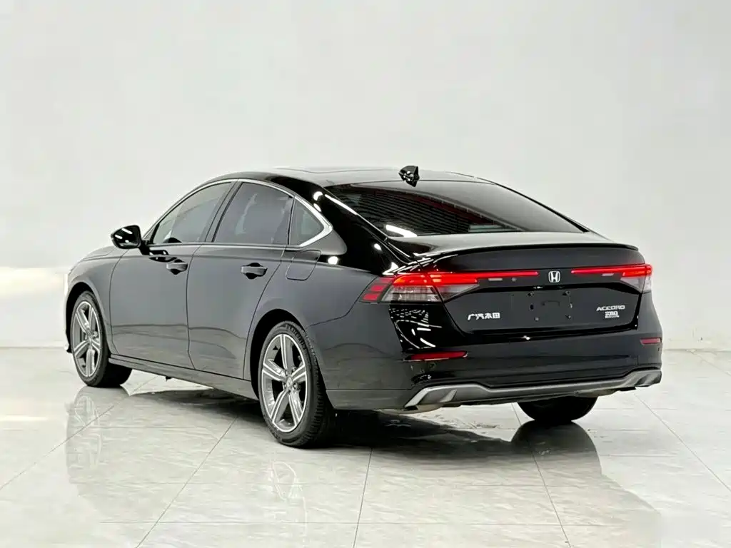 Honda Accord — фото 5