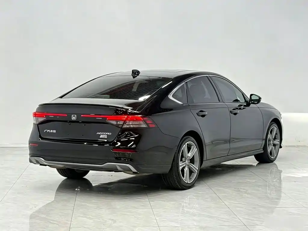 Honda Accord — фото 7
