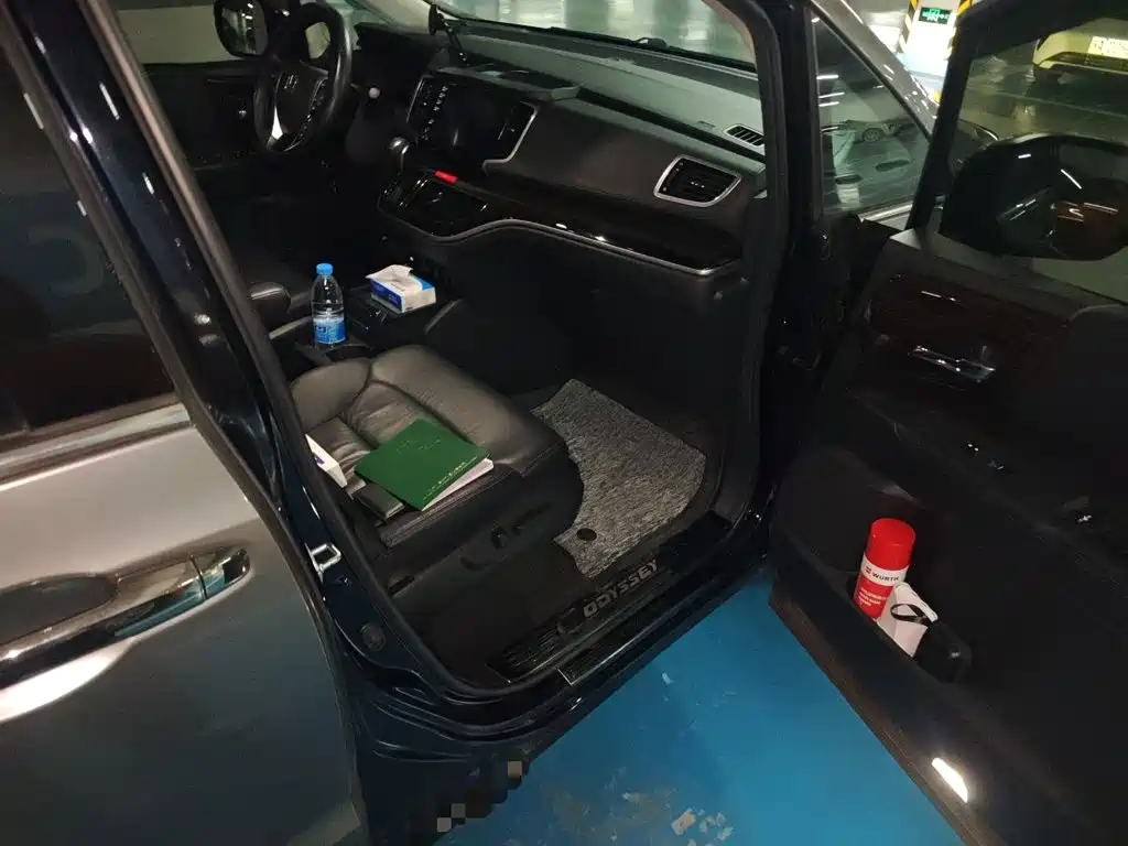 Honda Odyssey — фото 18