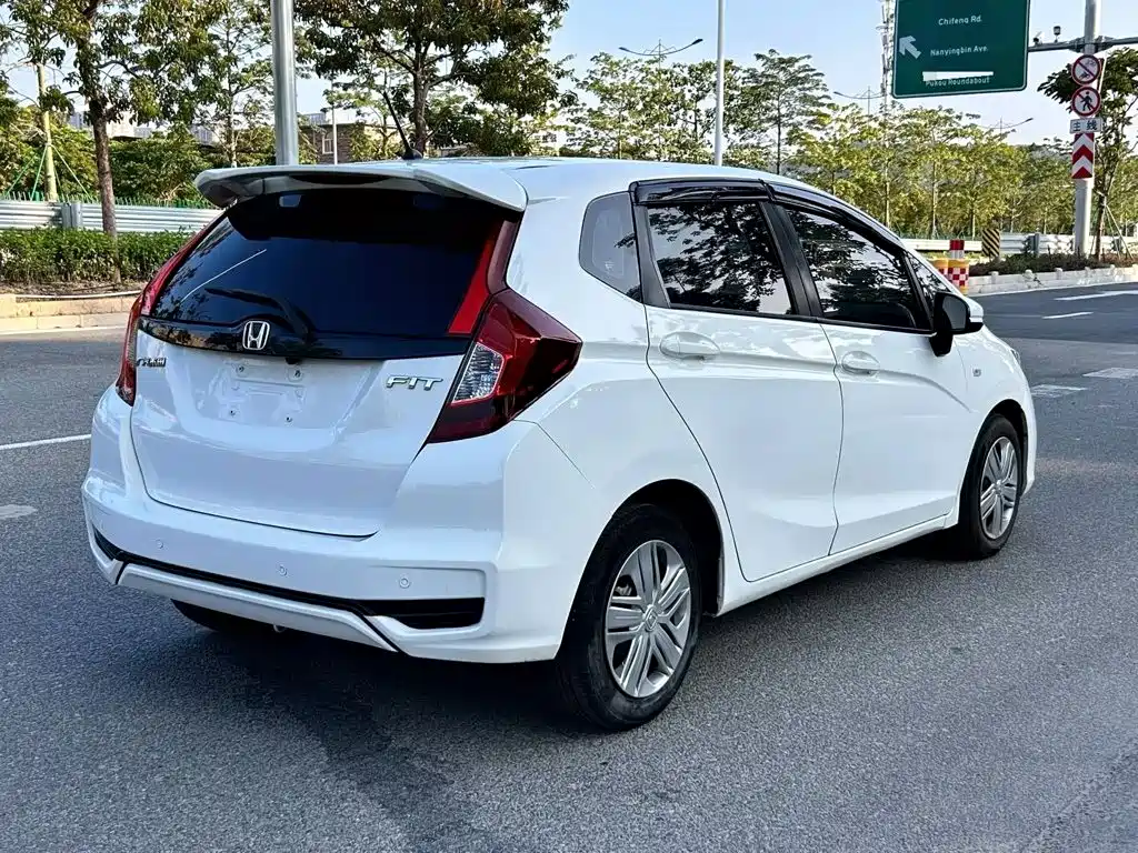 Honda Fit — фото 4