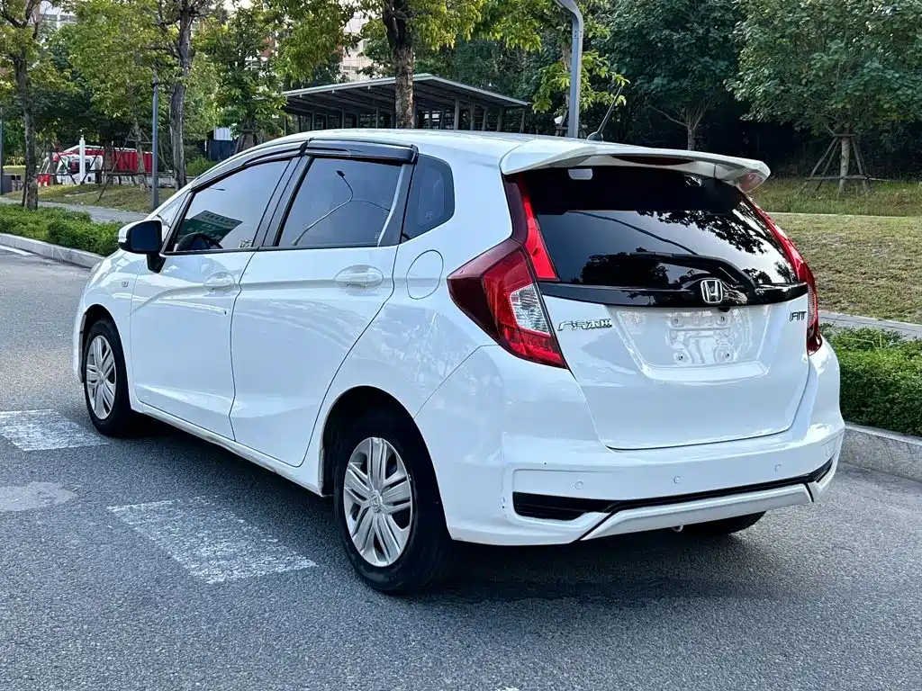 Honda Fit — фото 5
