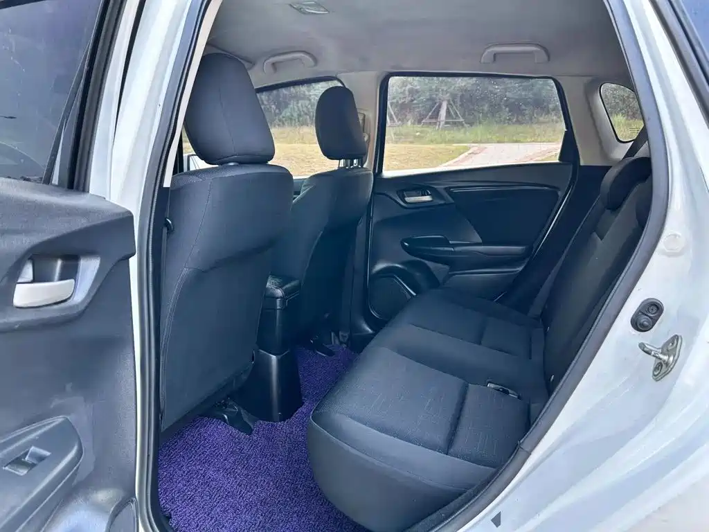 Honda Fit — фото 8