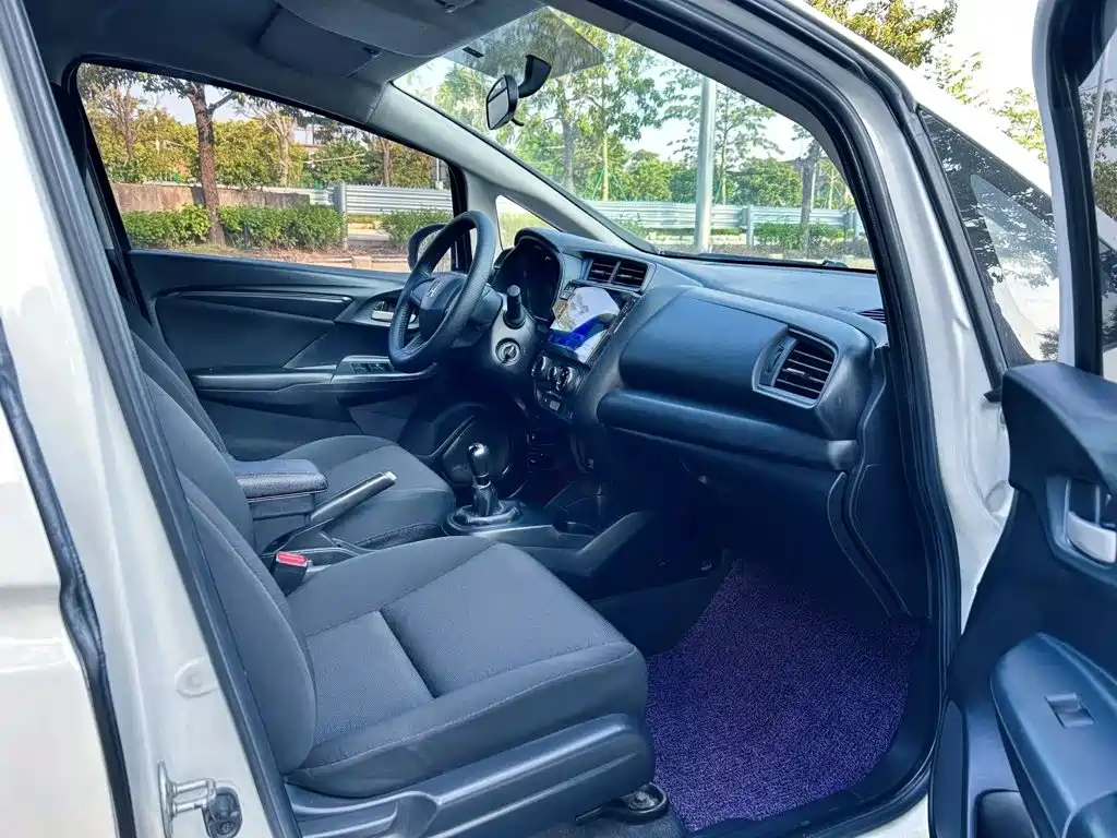 Honda Fit — фото 9