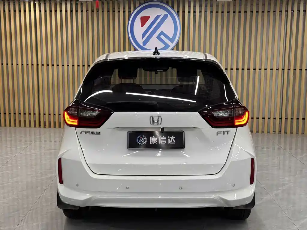 Honda Fit — фото 9