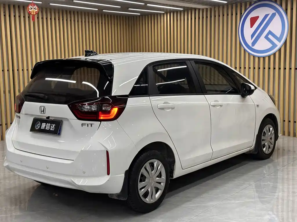 Honda Fit — фото 10