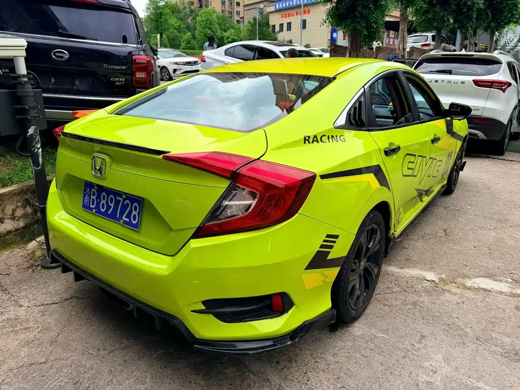 Honda Civic — фото 7