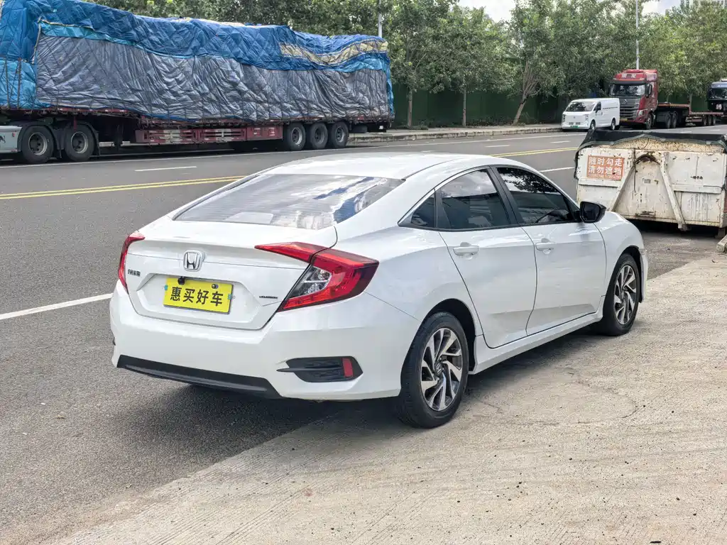 Honda Civic — фото 11
