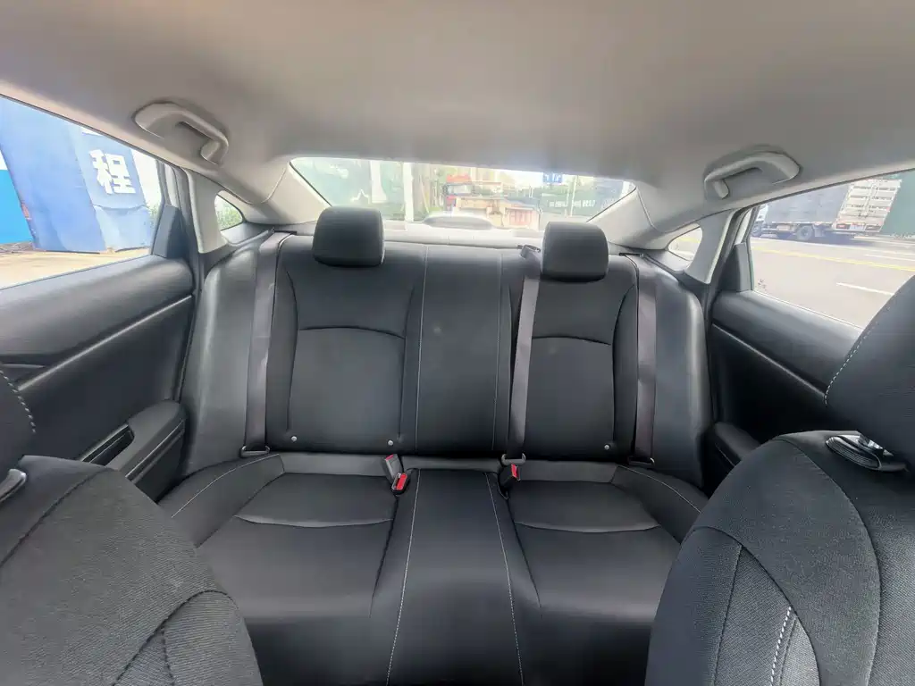 Honda Civic — фото 10