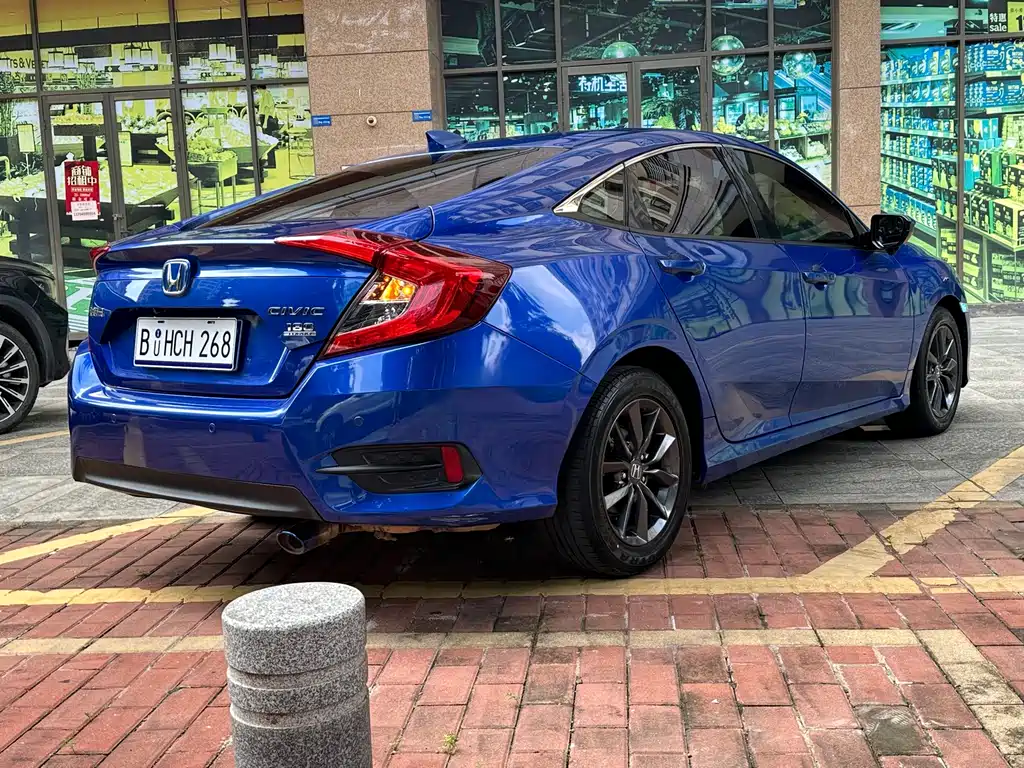 Honda Civic — фото 4