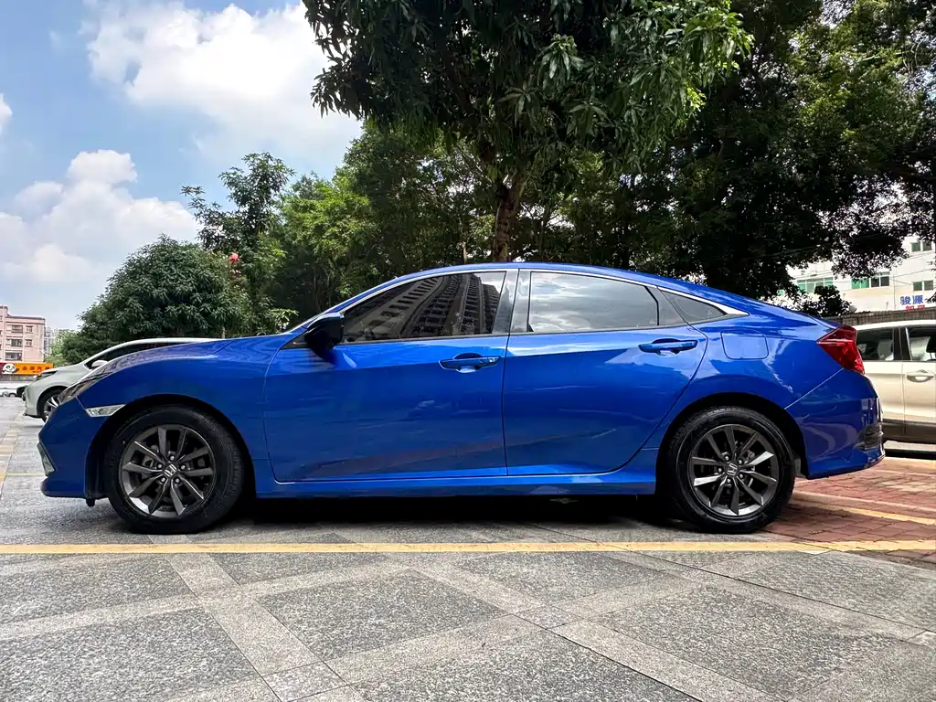 Honda Civic — фото 8