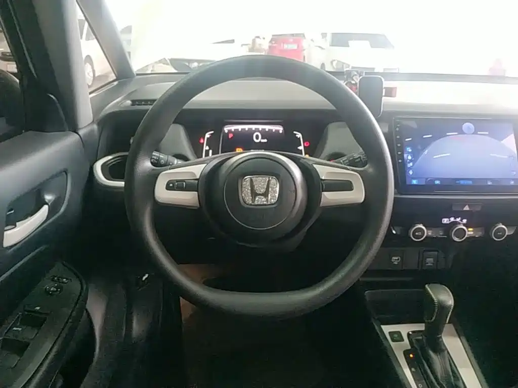 Honda Fit — фото 11