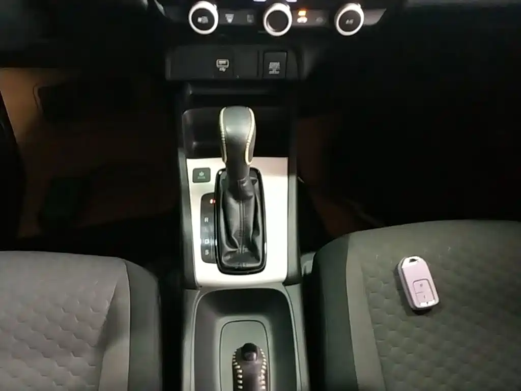 Honda Fit — фото 14