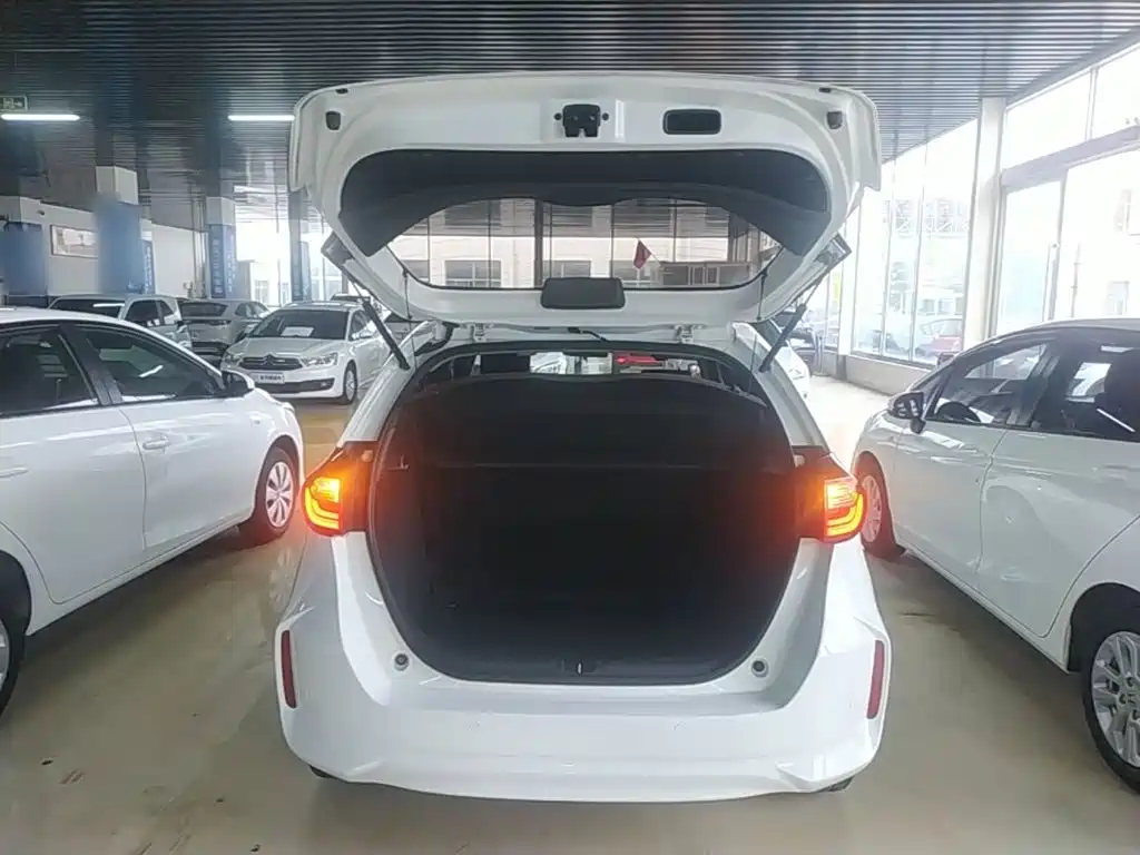 Honda Fit — фото 19