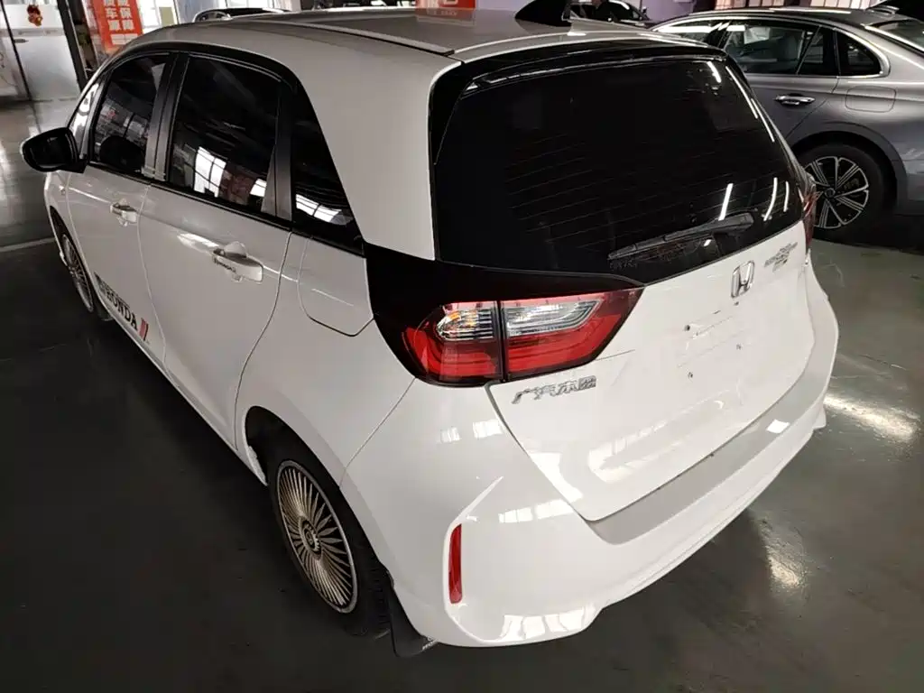 Honda Fit — фото 5