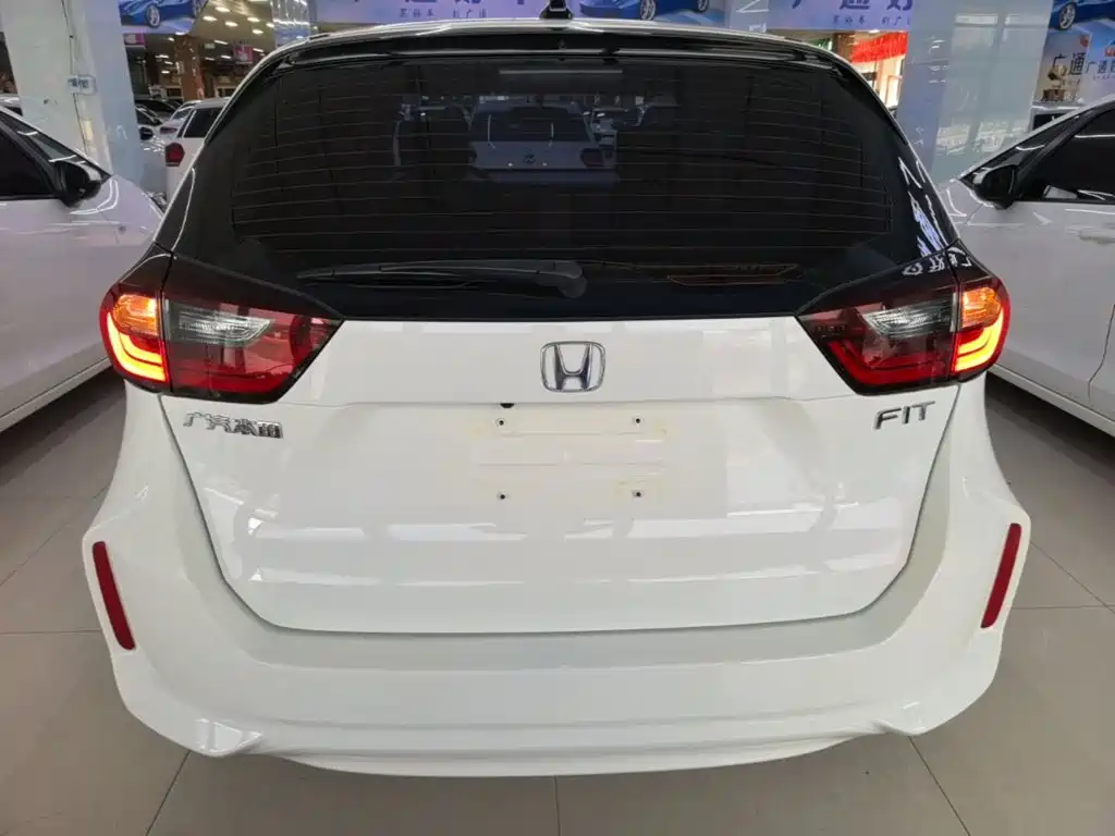 Honda Fit — фото 6