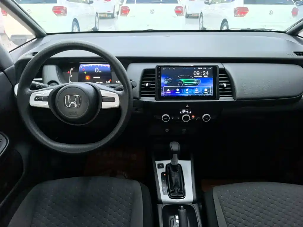 Honda Fit — фото 10