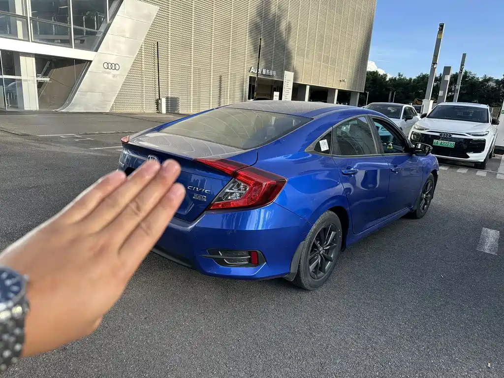 Honda Civic — фото 2