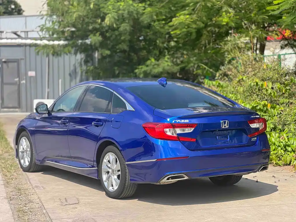Honda Accord — фото 4