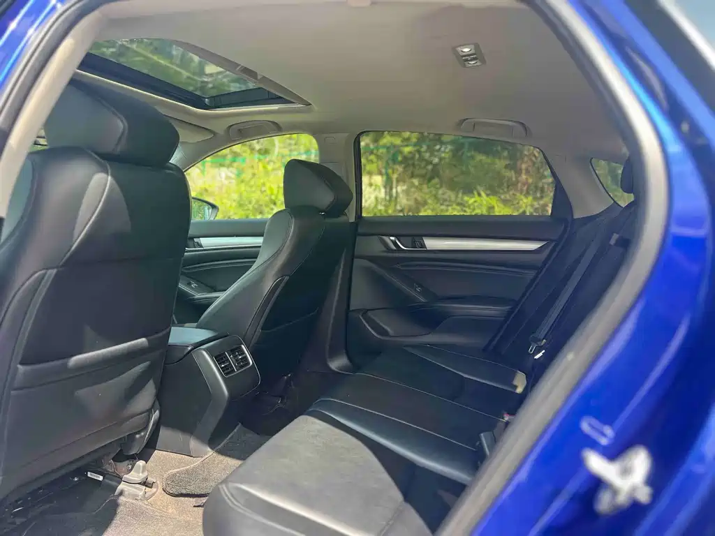 Honda Accord — фото 6