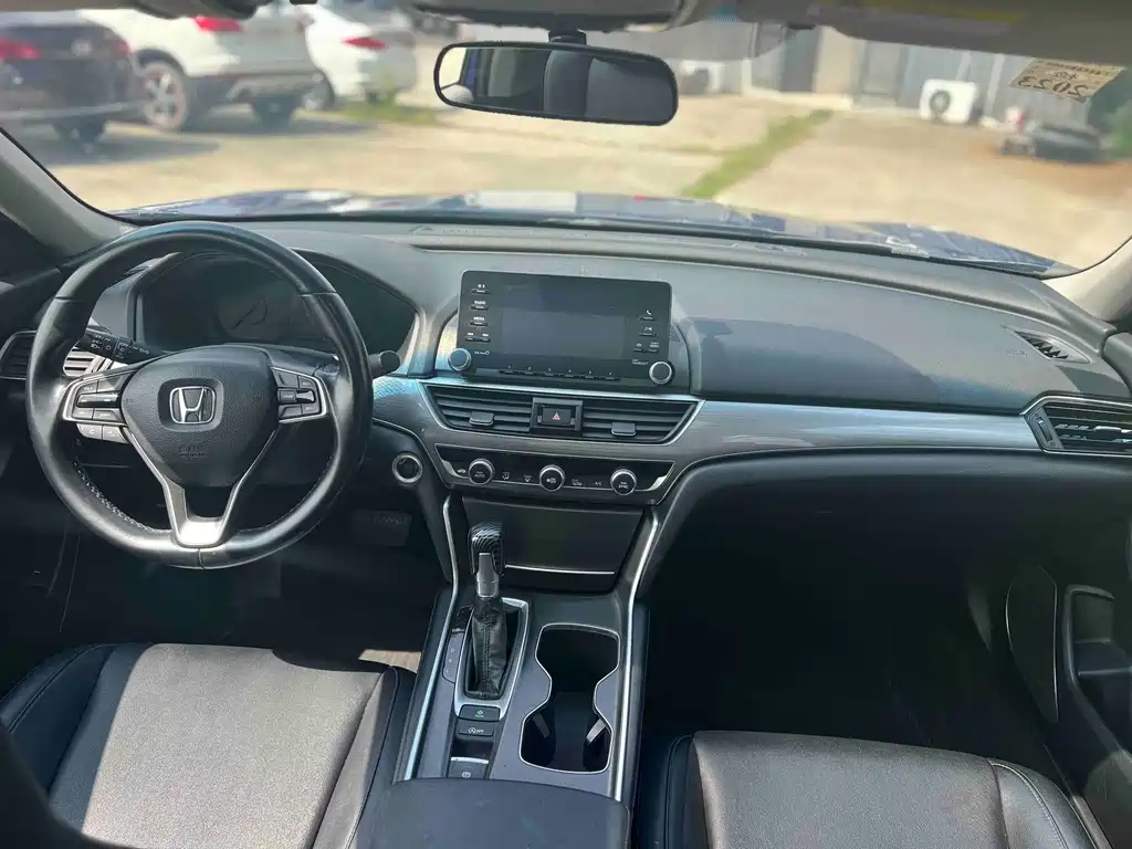 Honda Accord — фото 7
