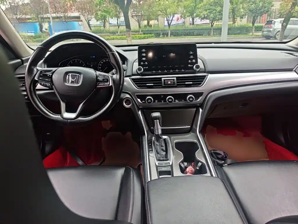 Honda Accord — фото 10