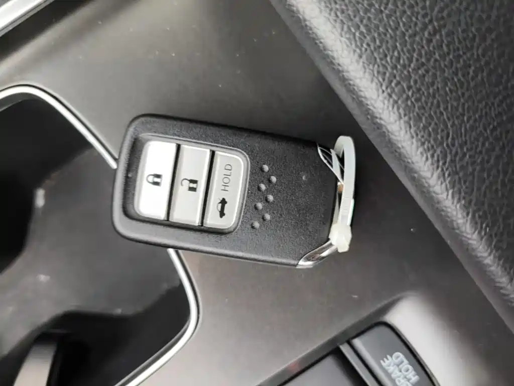 Honda Accord — фото 9