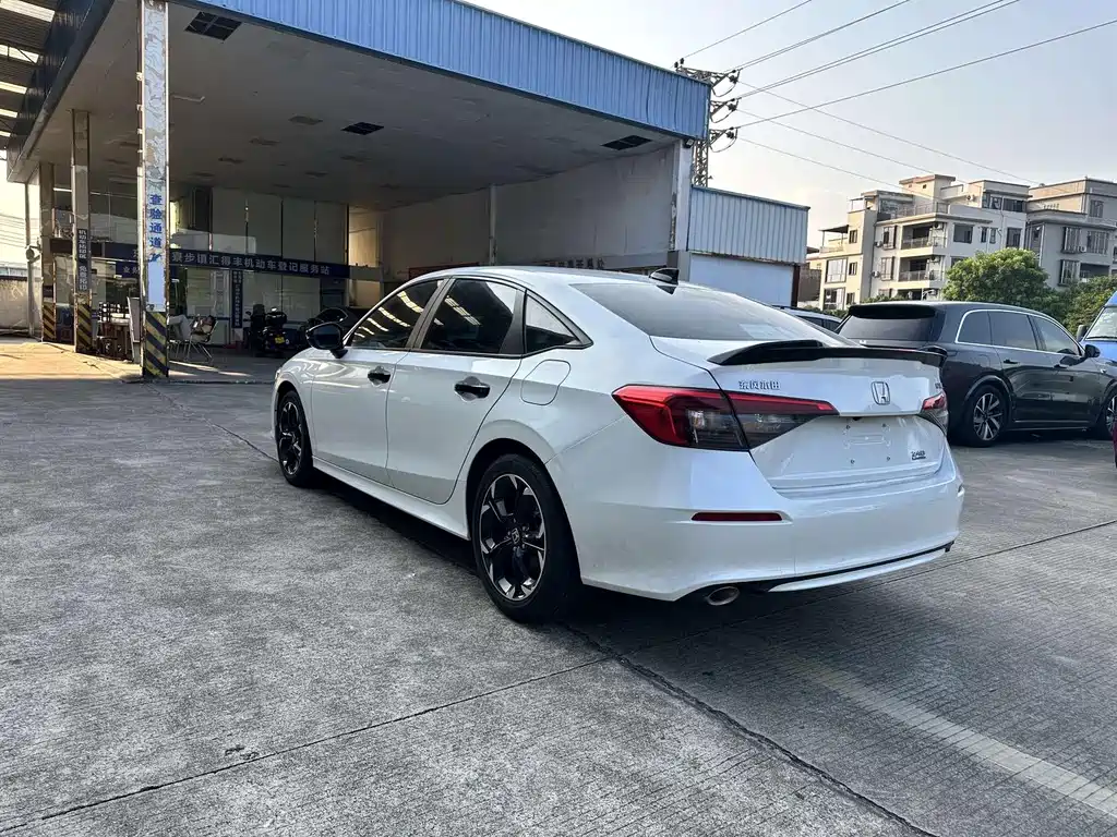 Honda Civic — фото 5
