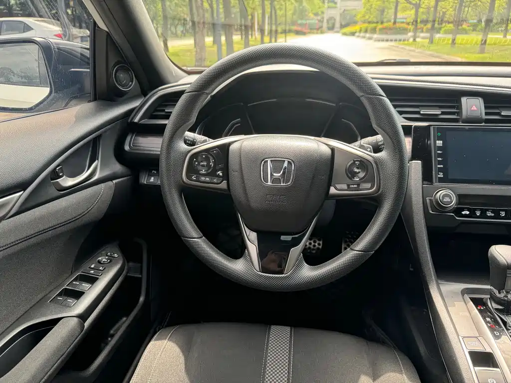 Honda Civic — фото 10